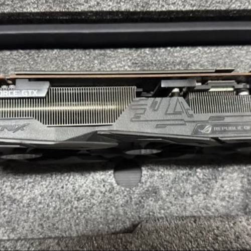 Asus ROG GTX 1080Ti 有盒