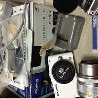 Olympic EPL-3 KIT 14-42 Lens 連閃光燈 95% NEW