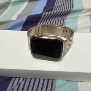 賣Apple Watch Series 11 S11 鈦金屬金色 46毫米連金色錶鏈帶