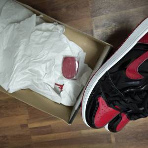 AJ1黑紅漆皮