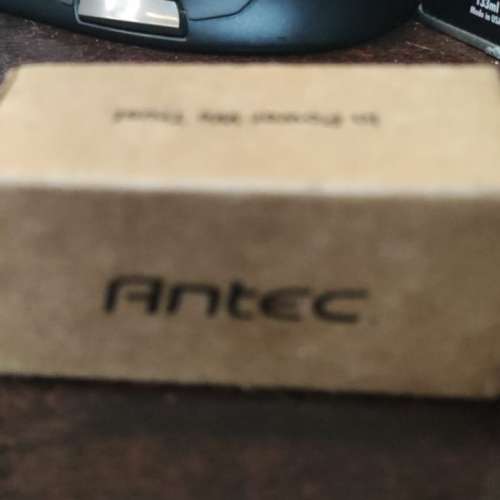 Antec IGPU 顯示卡支架 - 棱鏡白 AT-IGPUH-L100-PRSM-W