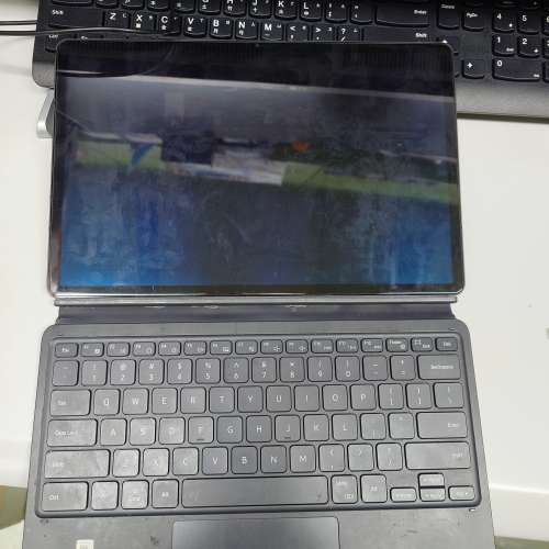 Samsung Galaxy Tab S8+ wifi 加 keyboard