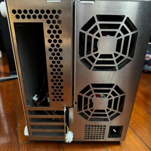 NAS 機箱 8 bay 熱插拔 連350w 火牛 2個8cm風扇 support MATX 主板 有外置風扇架散...