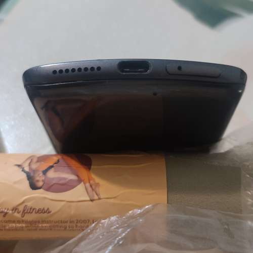 Moto 摺機二代 SIM+esim