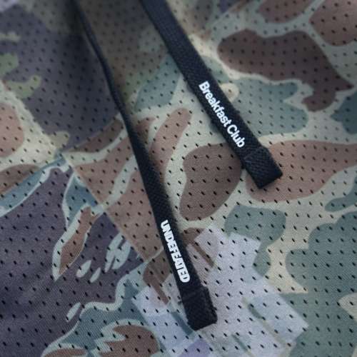 Jordan Brand×UNDEFEATED 聯名Logo迷彩波褲（軍綠色）