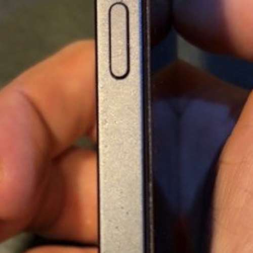 iPhone13，128gb黑色。香港行貨雙卡手機外觀漂亮97%新家用機很少攞出街 螢幕已貼 防...