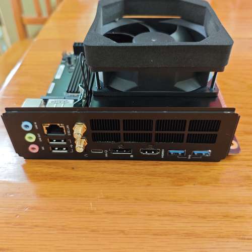 BD795i SE ITX 主板可啟動正版 Win11/10 Pro