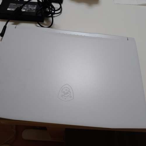 MSI Sword 15 11UD 白色 i5-11400h x 3050ti 手提電腦