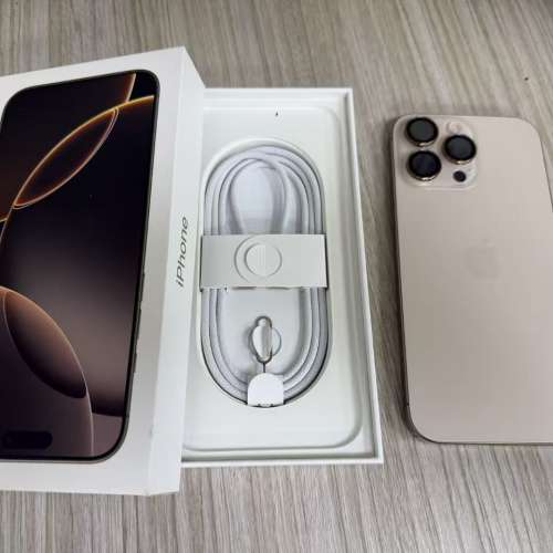 iphone 16 pro max 沙漠鈦金屬色 256GB 香港行貨 99%新