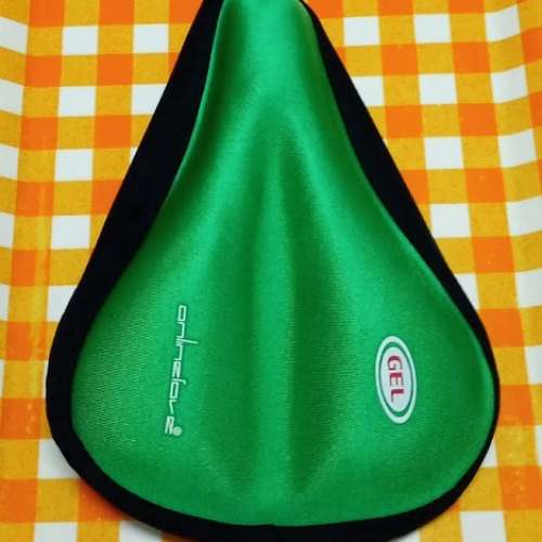 100%全新貨品,加厚硅胶單車坐墊套,反面防滑颗粒騎行不移位,柔軟舒適坐久不痛,安裝快...