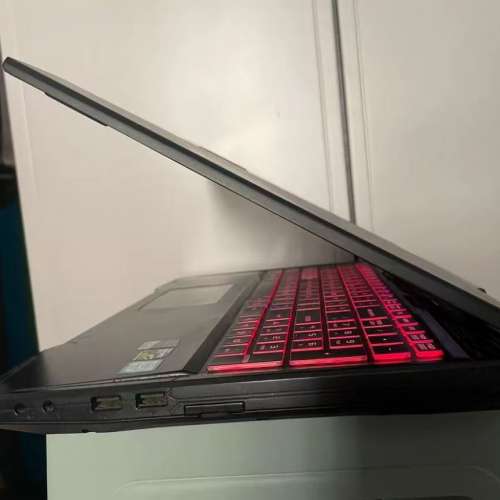 高端遊戲本 i7 7700處理器 16G 記憶體➕2TB SSD固態硬， Gtx 1050 4g獨顯 80多萬魯...