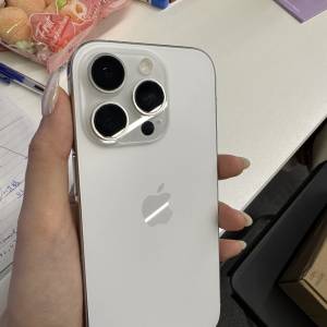 女生自用機 iPhone 16 pro 512GB white