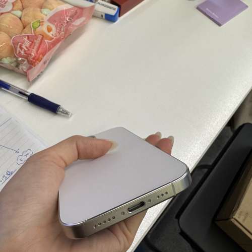 女生自用機 iPhone 16 pro 512GB white