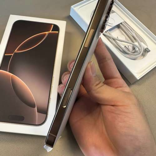 Iphone16 pro max  256G 金色港行，電池100%，保修到2025.10.