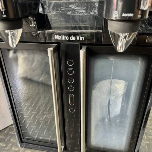 Maitre de Vin萄葡酒分酒機識貨嘅朋友就快手喇🤗🤗執笠價清5500蚊／千年一遇，比出...