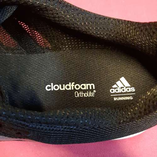 全新Adidas运動鞋