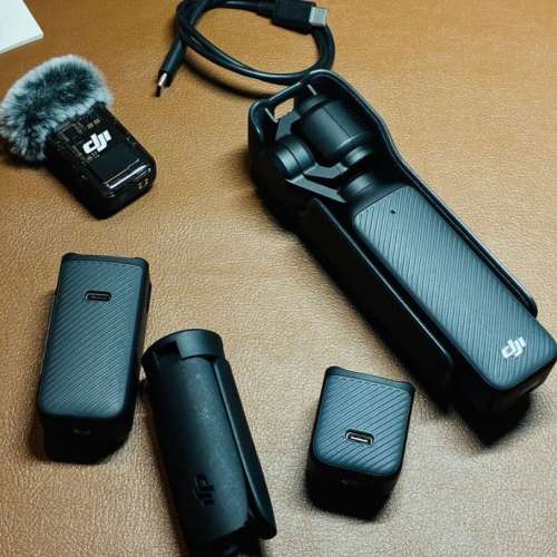 DJI OSMO POCKET 3 CREATOR COMBO 有dji care 至2025 12月 無盒 無差電線 其他配件...
