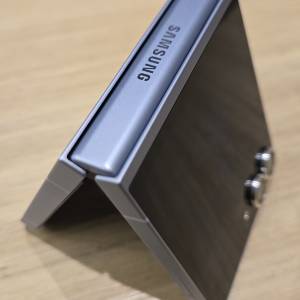 全新一樣 SAMSUNG Z FLIP 6 叮噹版 12+512香港行貨 全新一樣
