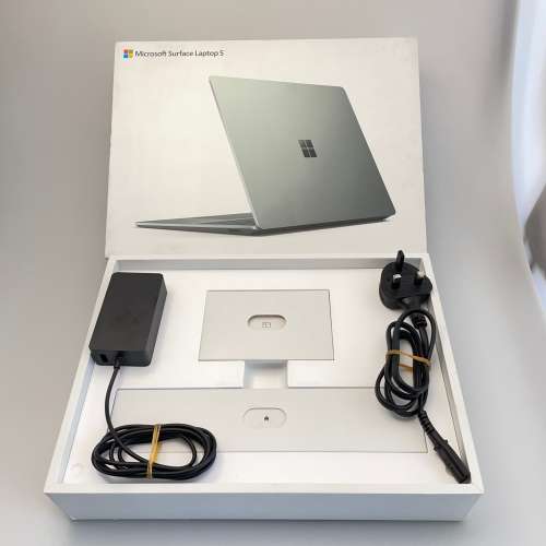Microsoft Surface Laptop 5 13" (Intel Core i5, 8GB RAM, 512GB, Win 11 Home)