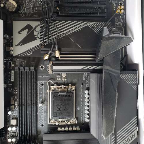 GIGABYTE AORUS ELITE AX DDR5