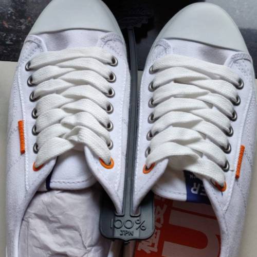 絕版SuperDry低踭經典帆布鞋，藍、白色各一對，同碼。更適合窄腳板者。$199為藍色+...