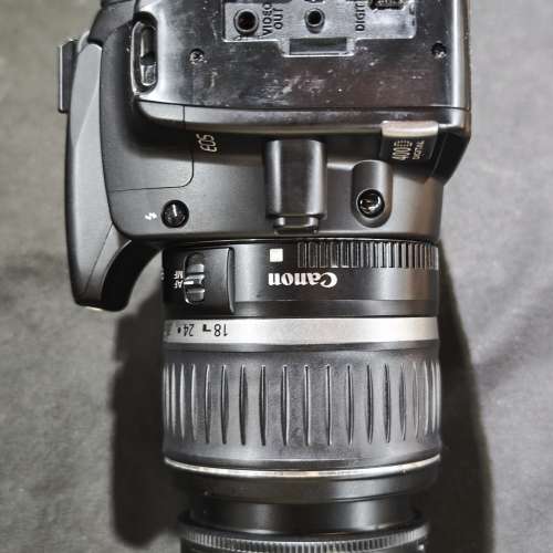 canon 400D + 18-55 佳能 EFS mon有老化 對焦操作性能顯示全正常 鏡片有少許邊邊發...