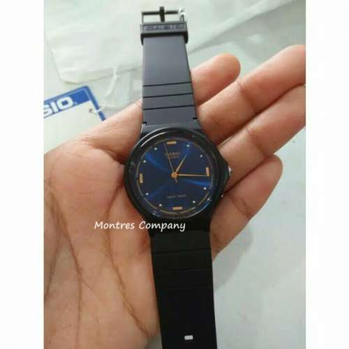 Montres Company香港註冊公司(28年老店) Standard 藍色 細錶徑 男裝手錶 指針 MQ-7...