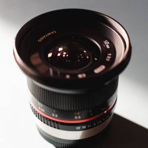 Samyang 12 mm f.2 (xf / fuji x-mount)