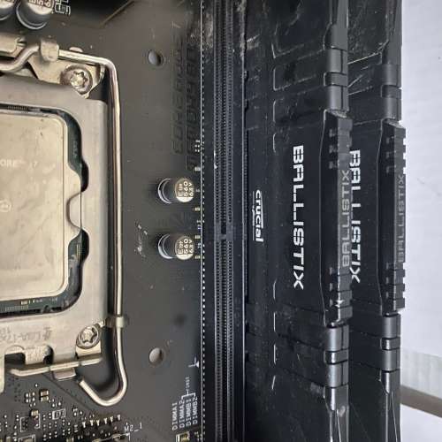 賣MSI MAG B660 TOMAHAWK WIFI DDR4 ATX +12700f+ crucial ddr4 3200 16x2