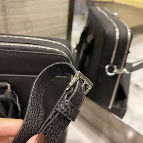 PRADA手袋男士包爆款！全新防水布料材質！