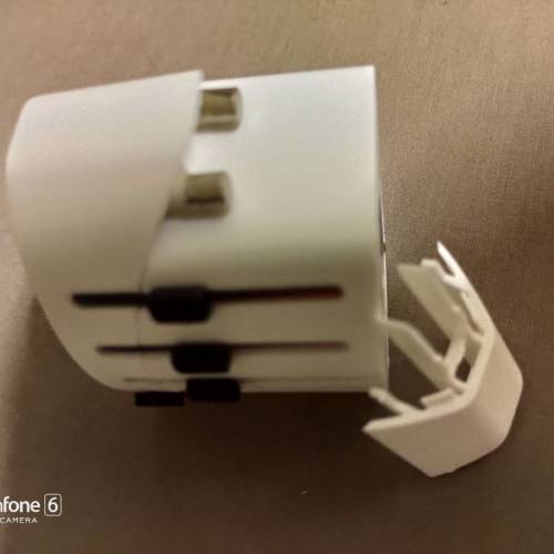 歐盟及美國標準認證多功能旅行萬能插蘇(travel adaptor)