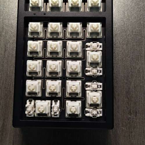 KeyCool 凱酷 K21 Max 鋁合金 RGB 數字鍵盤（Snow軸+金屬鍵帽）