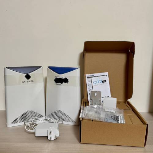 Netgear Orbi Pro  三頻無線路由器 Triband WiFi 5 AC3000 Mesh Router