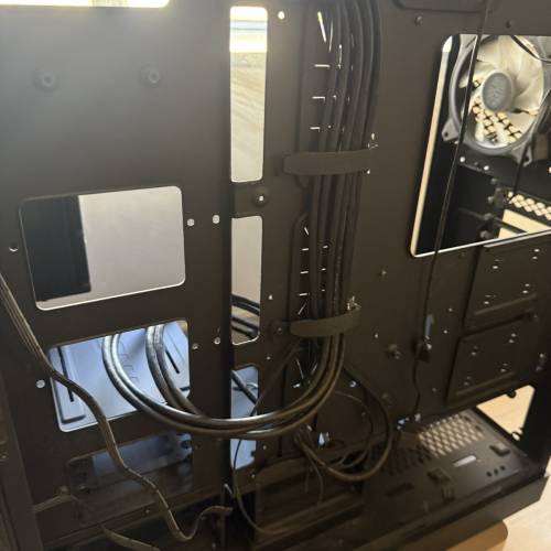 MSI ATX Case MPG SEKIRA 500G Tempered Glass Mid-Tower