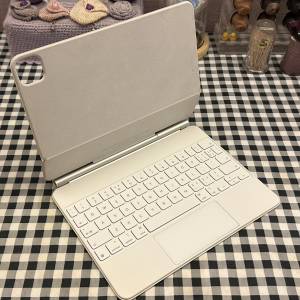 Apple iPad Magic Keyboard 11吋 白色 行貨 99%新 只系一面皮位有咖啡漬（圖4） 所...