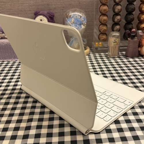 Apple iPad Magic Keyboard 11吋 白色 行貨 99%新 只系一面皮位有咖啡漬（圖4） 所...
