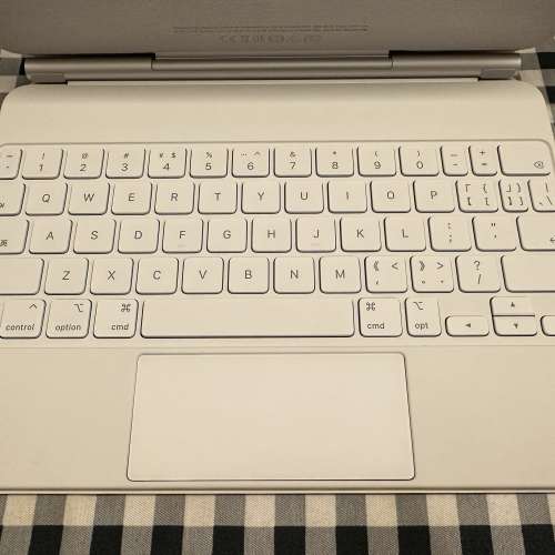 Apple iPad Magic Keyboard 11吋 白色 行貨 99%新 只系一面皮位有咖啡漬（圖4） 所...