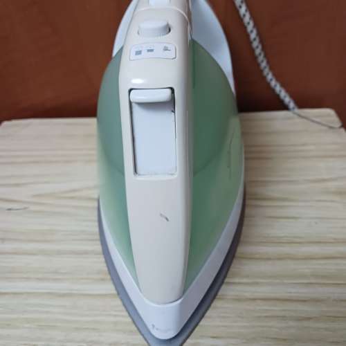 National Steam/Dry Iron With Detachable Water Tank 蒸氣熨斗 / 乾熨斗