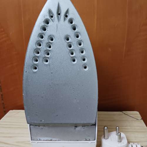 National Steam/Dry Iron With Detachable Water Tank 蒸氣熨斗 / 乾熨斗