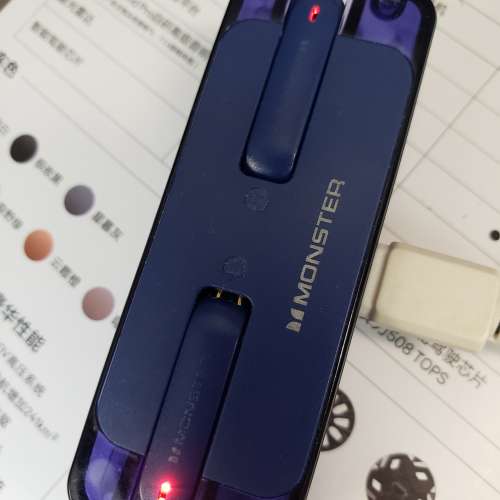 Monster Airmars XKT08 TWS 真無線藍牙耳機一套。