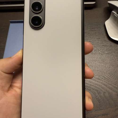 Samsung Fold 5 石灰岩色