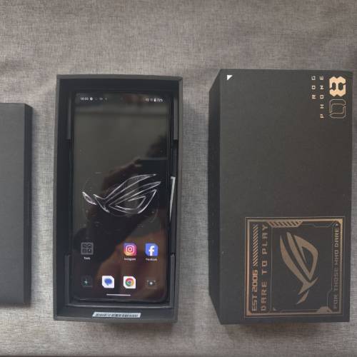 ASUS ROG PHONE 8  12+256GB 國際版雙卡5G 全套很新淨