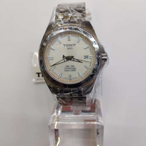 (市上無雙 )全新有盒和保單Tissot PRC100 Titanium ( 重 95 Grams) 100meters W.P....