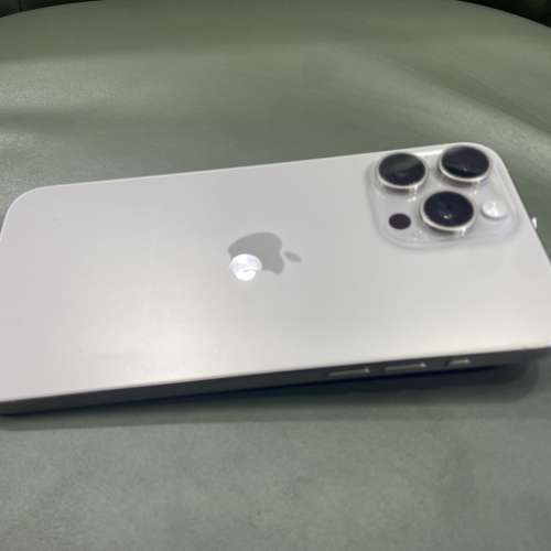 99%New iPhone 15 Pro Max 256GB 原色 香港行貨 電池效能92% 有配件 自用首選超值