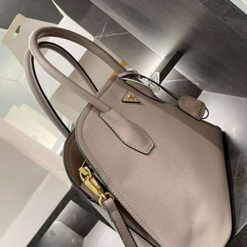 普拉達貝殼包/超時尚必備新款牛皮包