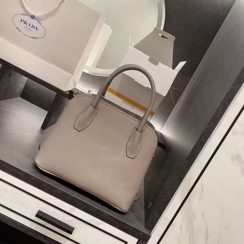 普拉達貝殼包/超時尚必備新款牛皮包