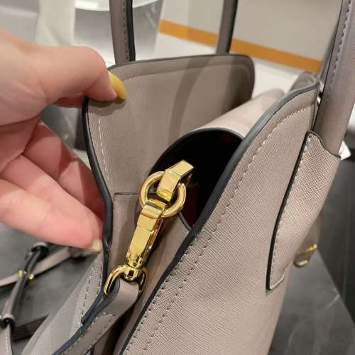 普拉達貝殼包/超時尚必備新款牛皮包