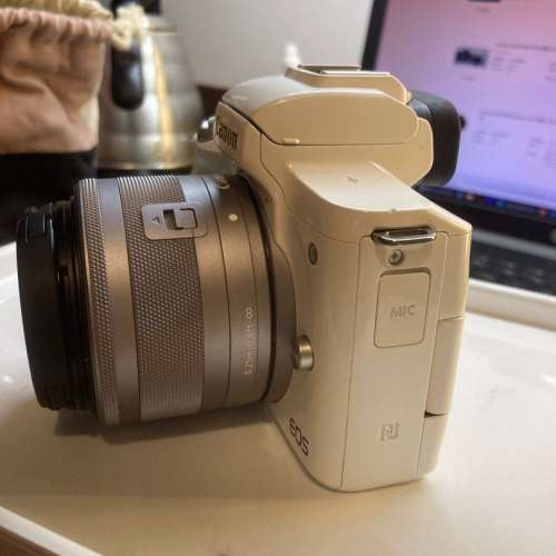 Canon EOS M50 Mirrorless Camera with Lens 無反 15-45kit lens 55-200mm lens