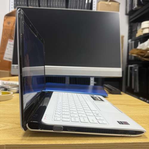 Sony VAIO E (AMD / 11.6" 高清 / Win 7 / 永久Office / SSD) SVE11116FGW