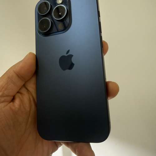 港行iPhone15 pro max 1TB  battery health 82%